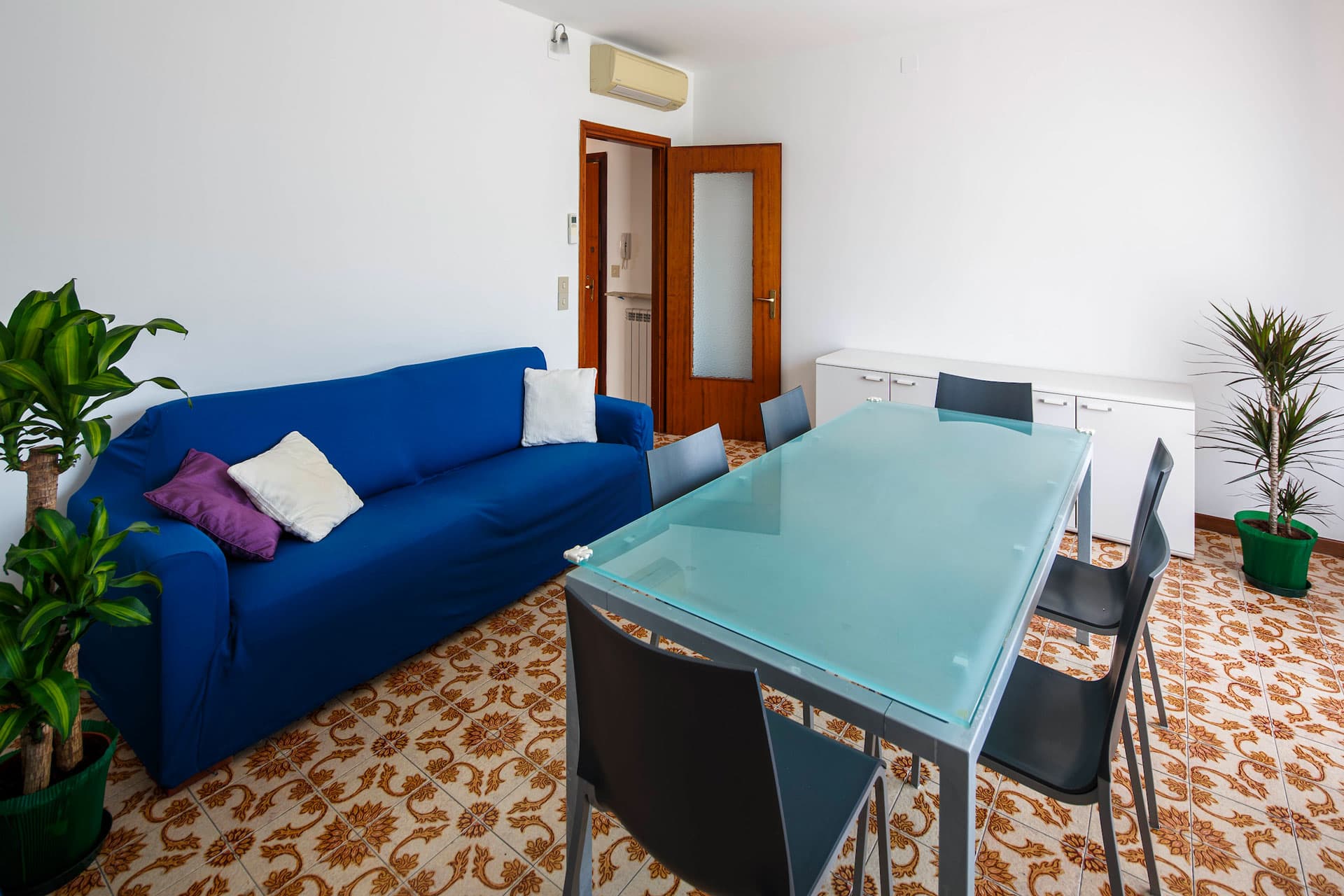 Lightful living room - Calmo DX 2 Levi Apartment