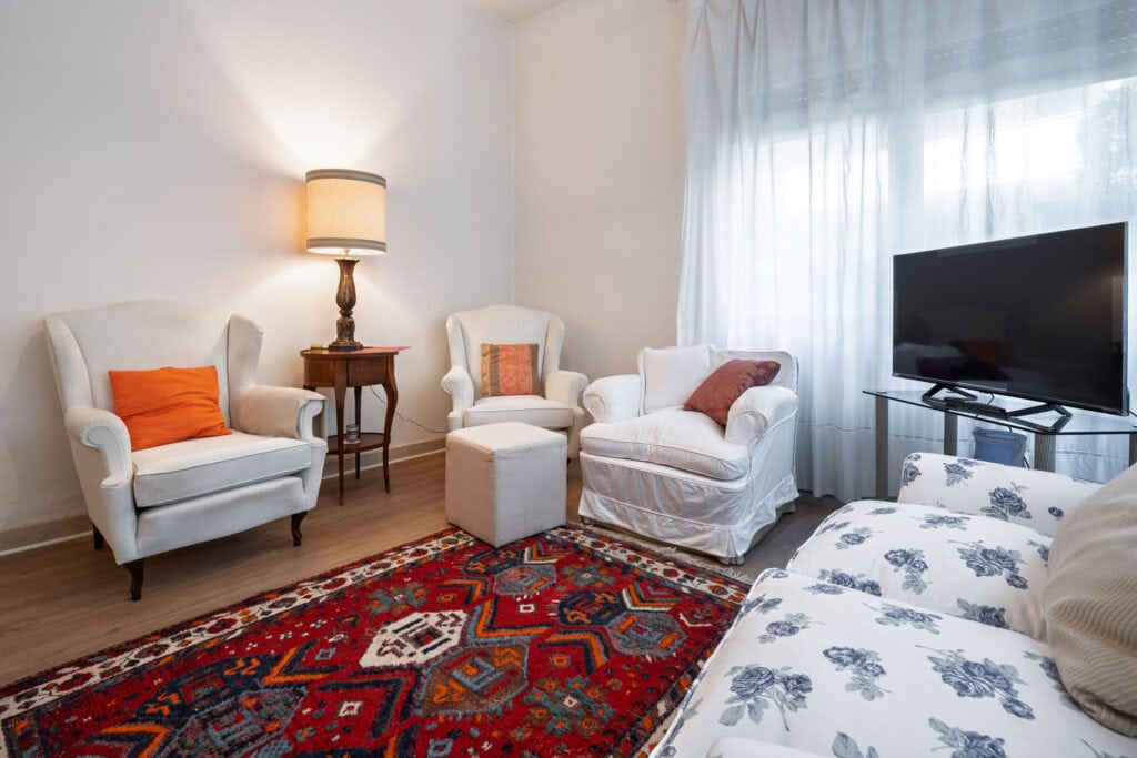 Living room: spacious and comfortable, with multiple sofas for relaxing moments. Ca' Orso Marino